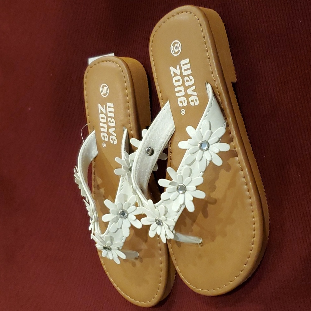 Girls Wave Zone White Thong Flip Flops Sandals Size 12/13 1/2 Flowers Daisy NWT